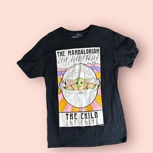(Retail $20) Men’s Black Mandalorian Short Sleeve T shirt (size M)